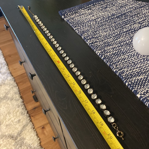 White crystal/faux diamond necklace - Picture 6 of 8